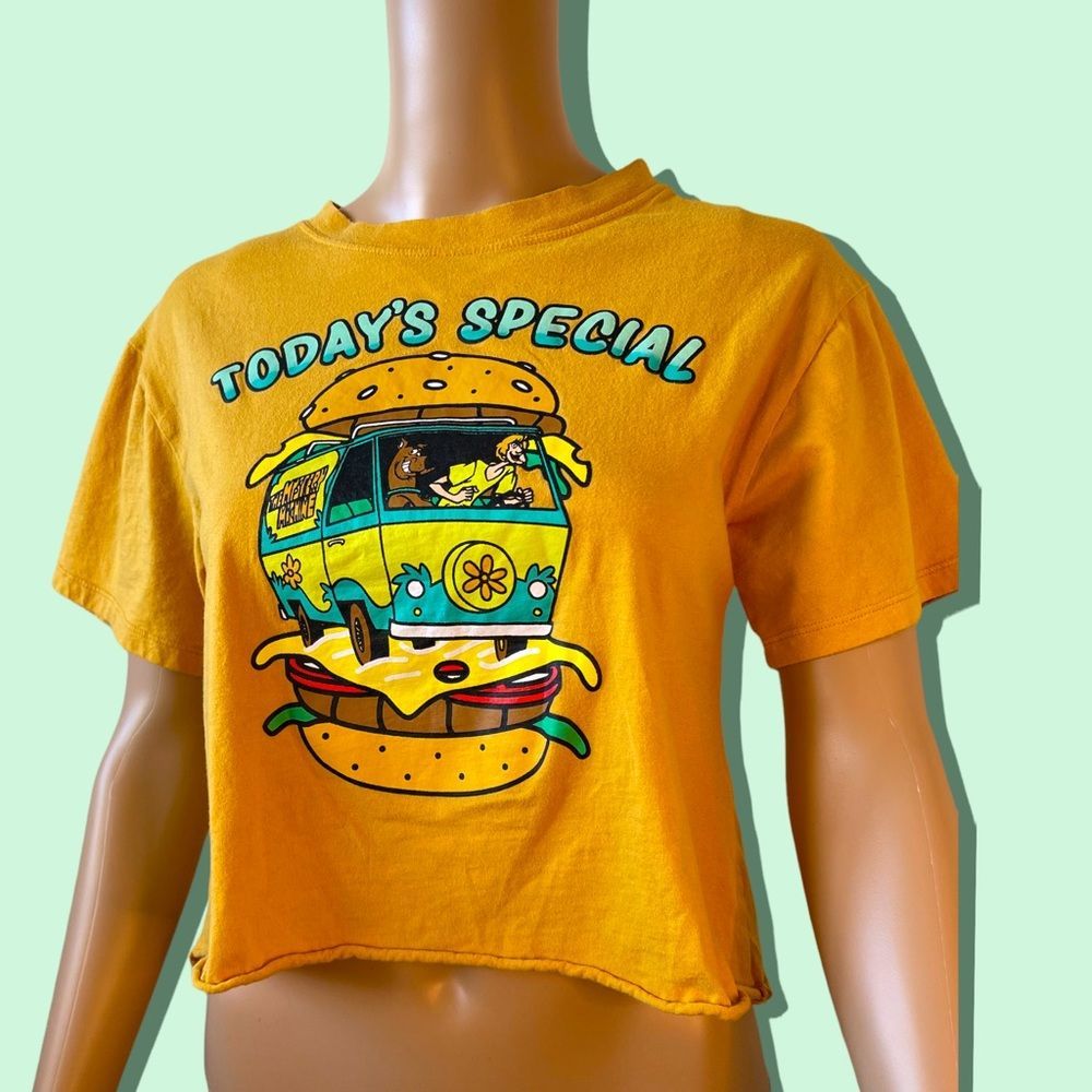 Scoopy-Doo small cropped yellow short sleeve shirt